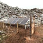 Lee más sobre el artículo Energía sin fronteras: El «Programa Rural Parques Fotovoltaicos para Aislados» cumplió un nuevo hito bajo la nieve en Ñoqueve.